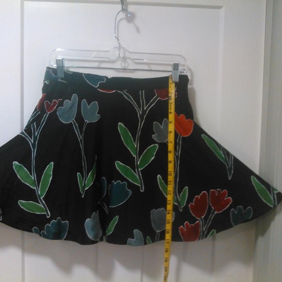 Alice + Olivia lined silk skirt, size 8 - Picture 3 of 7
